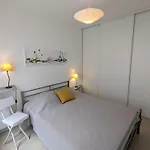 Centre, T2 De 47m², 200m Plage, Loggia, Parking, Ideal Couple - Fr-1-420-109 *