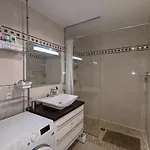 Centre, T2 De 47m², 200m Plage, Loggia, Parking, Ideal Couple - Fr-1-420-109 *