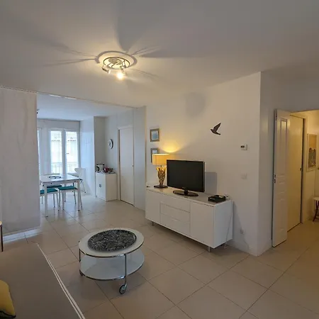 Centre, T2 De 47m², 200m Plage, Loggia, Parking, Ideal Couple - Fr-1-420-109 公寓 *